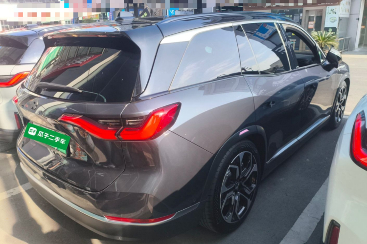 蔚来ES8 2020款 415KM 签名版 六座版车身外观7