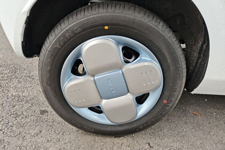 吉利银河 熊猫 2025款 210km 元气熊车身外观6008