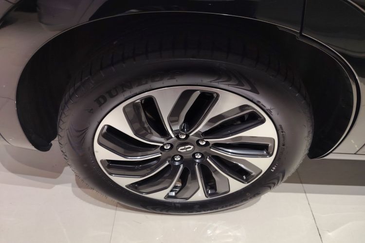 鸿蒙智行 问界M7 2024款 1.5T 后驱Plus版 5座车身外观6008