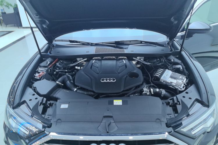 奥迪A6L 2023款 改款 55 TFSI quattro 尊享动感型机舱底盘24