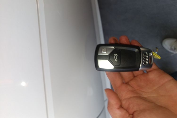 奥迪A4L 2018款 30周年年型 40 TFSI 进取型中控内饰11