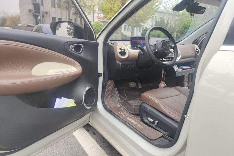 五菱汽车 五菱缤果 2023款 333km 灵犀互联款中控内饰7003