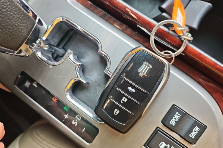 丰田 皇冠 2012款 2.5L Royal 导航版中控内饰11