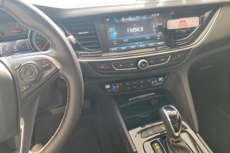 别克 君威 2017款 20T 豪华型中控内饰16