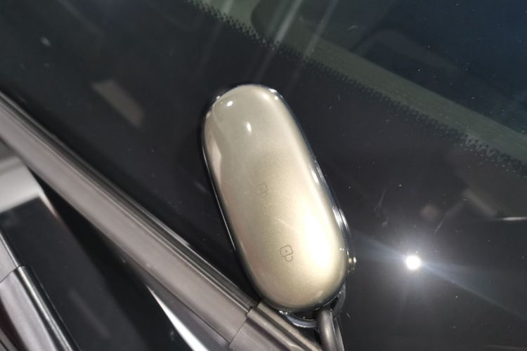 理想汽车 理想L9 2025款 Ultra 智能焕新版中控内饰7001