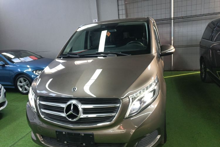 奔驰V级 2017款 V 260 领航版车身外观6001