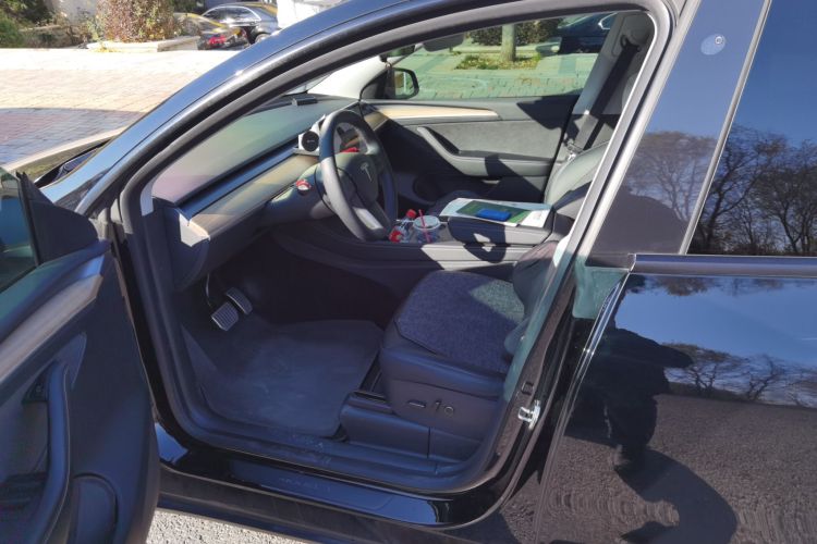 特斯拉 Model Y 2022款 后轮驱动版中控内饰19