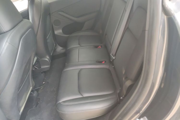 特斯拉 Model Y 2022款 改款 后轮驱动版中控内饰7004