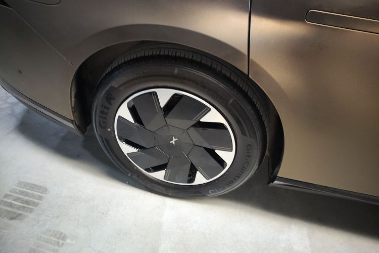 小鹏P7+ 2024款 超长续航 Max车身外观6008