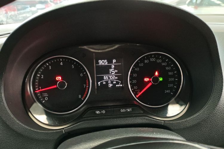 大众 Polo 2016款 1.6L 自动豪华型局部细节14