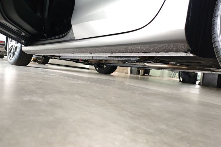 吉利汽车 帝豪 2026款 第4代 400万纪念款 1.5L CVT超越型局部细节9002