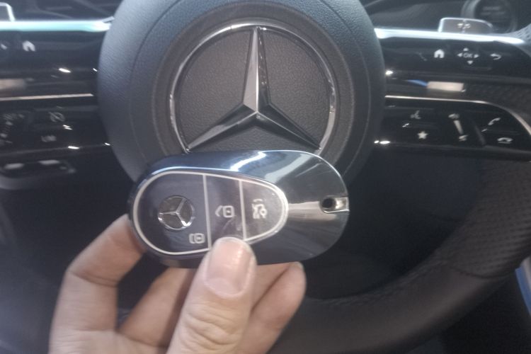 奔驰C级 2022款 C 260 L 运动版中控内饰11