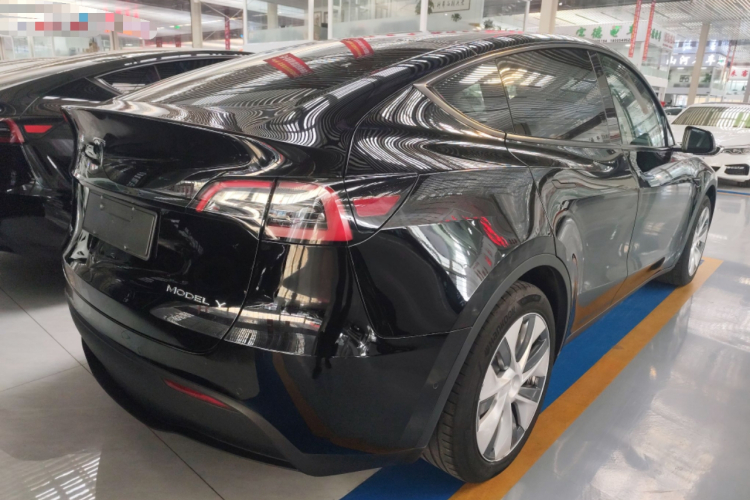 特斯拉 Model Y 2022款 改款 后轮驱动版车身外观6005