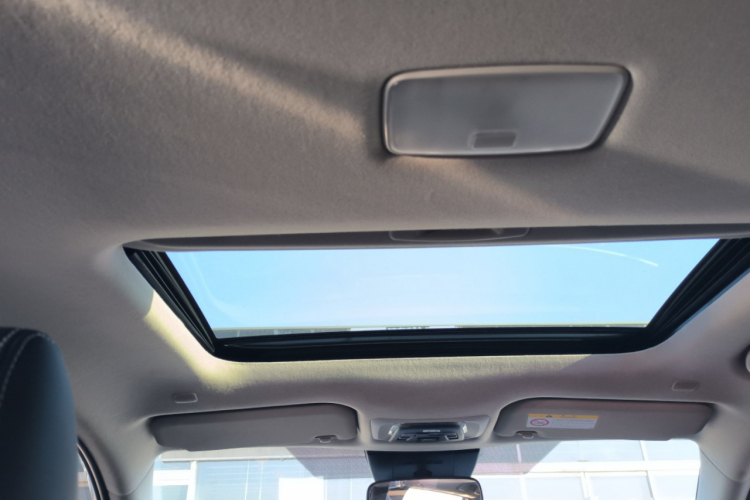 丰田 卡罗拉锐放 2023款 2.0L 精英版局部细节22