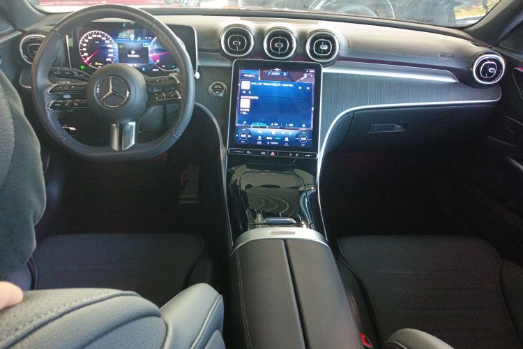 奔驰C级 2024款 C 200 L 运动版中控内饰12