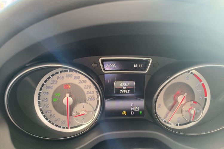 奔驰GLA 2015款 GLA 200 时尚型中控内饰14