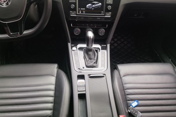大众 迈腾 2019款 330TSI DSG 领先型 国V中控内饰18