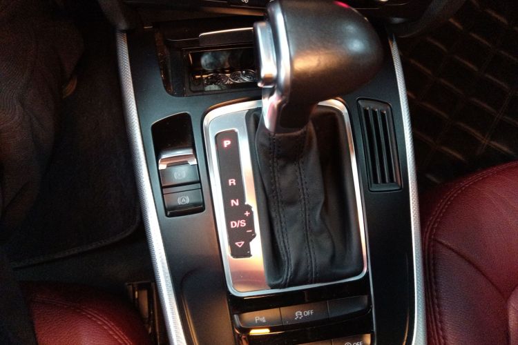 奥迪A4L 2015款 45 TFSI quattro个性运动型局部细节18