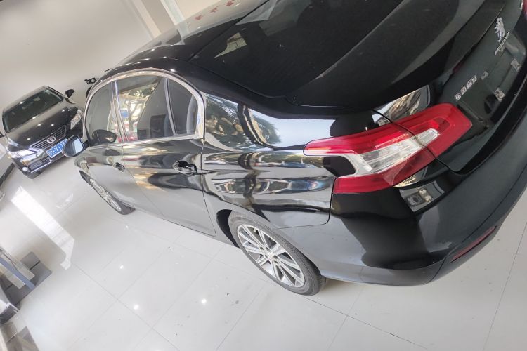 标致408 2015款 1.2T 自动豪华版车身外观6003