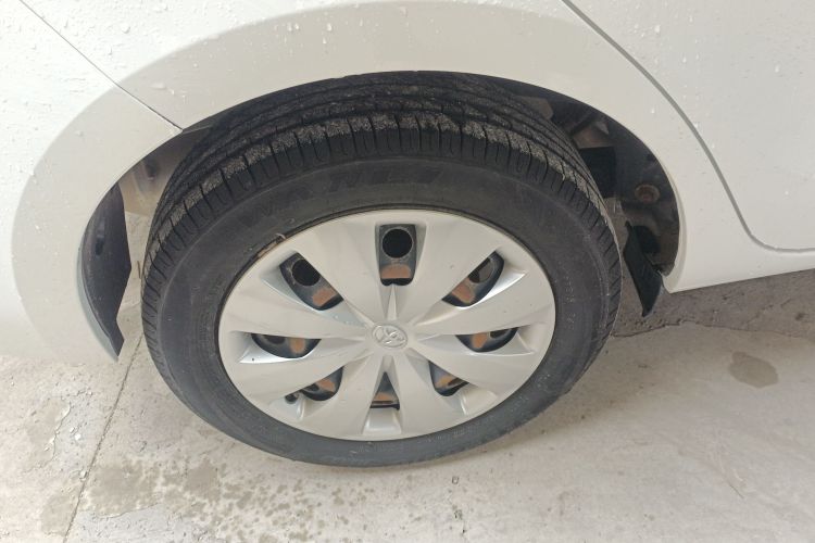 丰田 YARiS L 致炫 2015款 1.5E 自动魅动版车身外观6008