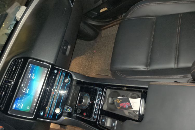 捷豹XEL 2018款 2.0T 250PS 尊享版中控内饰18