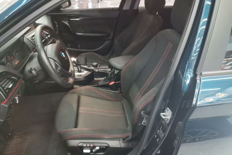 宝马1系(进口) 2015款 120i 运动设计套装中控内饰19