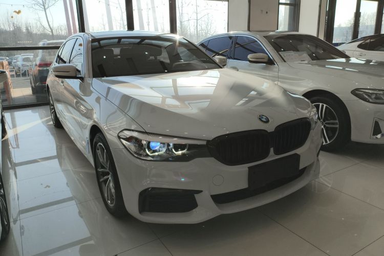 宝马5系 2020款 525Li M运动套装车身外观3