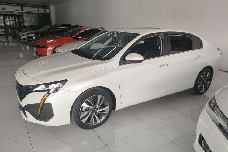 标致408 2022款 1.6T 追光版车身外观4