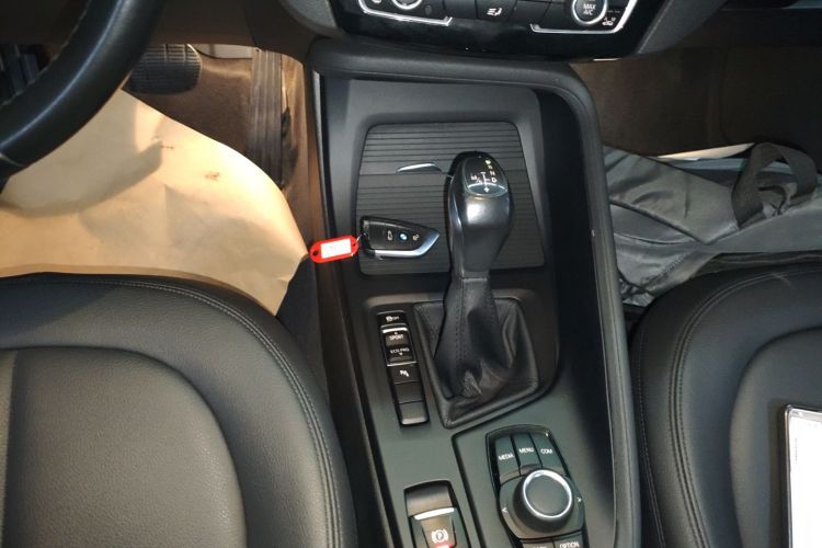 宝马X1 2018款 sDrive20Li 领先型中控内饰18