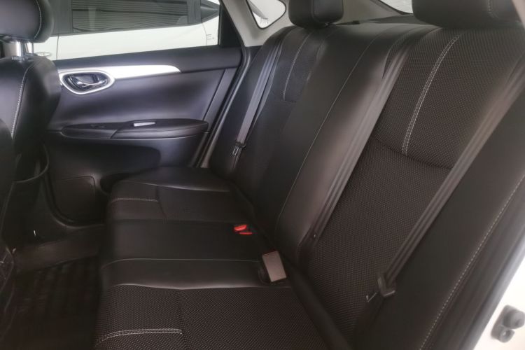 日产 轩逸 2022款 经典 1.6XE CVT舒适版中控内饰7004