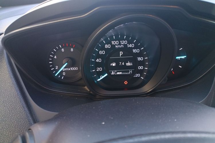 福特 福睿斯 2019款 1.5L 自动质享型中控内饰14