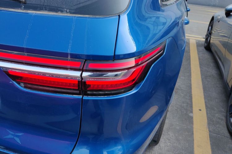 理想汽车 理想ONE 2020款 增程7座版车身外观9