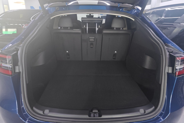 特斯拉 Model Y 2022款 改款 后轮驱动版机舱底盘23