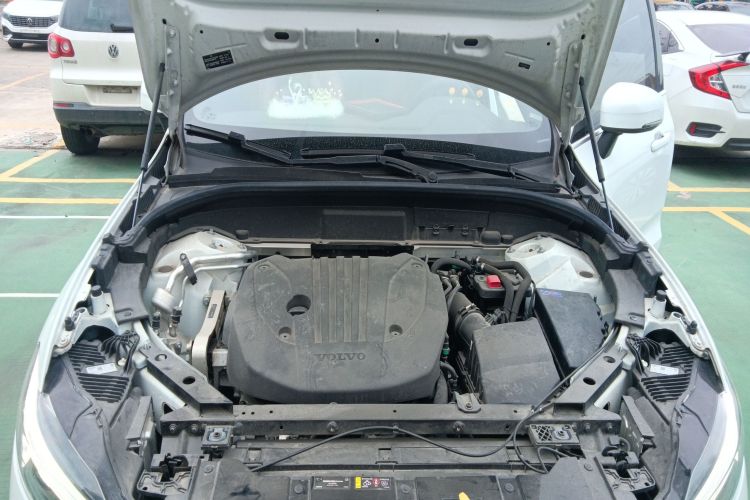 沃尔沃XC60 2023款 B5 四驱智逸豪华版机舱底盘24