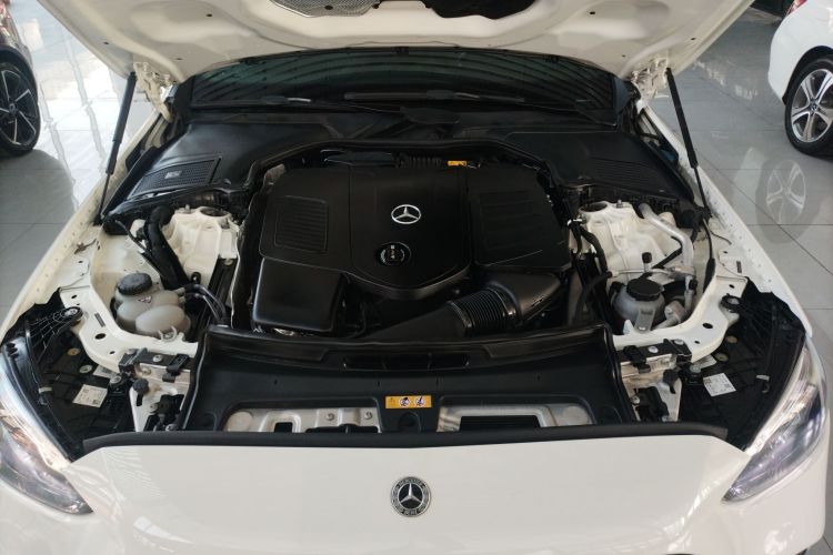 奔驰C级 2022款 C 200 L 运动版机舱底盘24