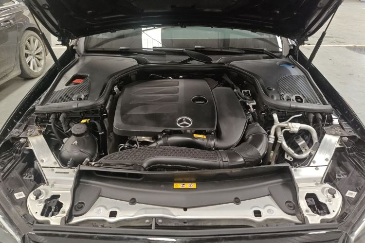 奔驰E级 2021款 改款 E 300 L 运动时尚型机舱底盘24