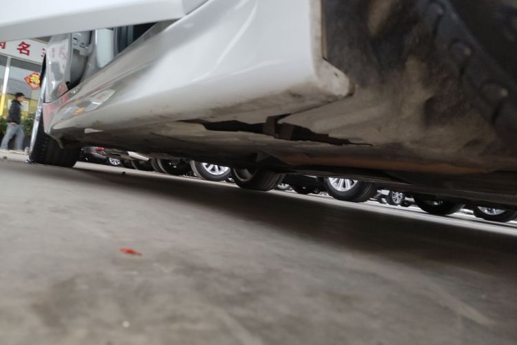 宝马3系 2018款 320Li 领先型M运动套装局部细节9001