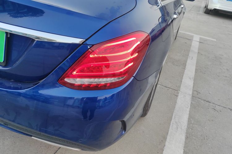 奔驰C级 2017款 改款 C 200 L 运动版车身外观9