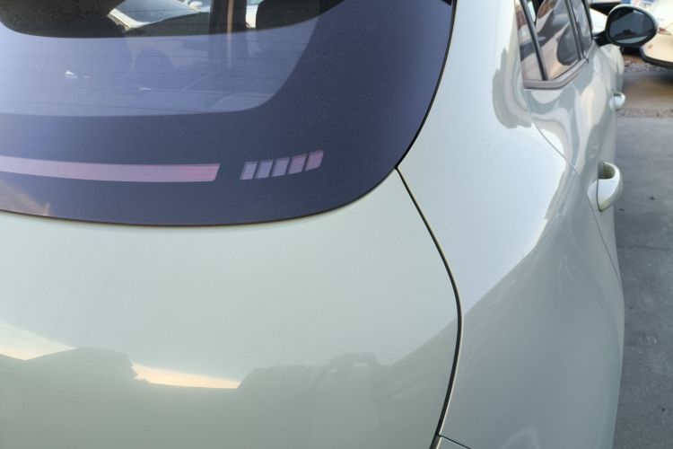 欧拉好猫 2023款 401km标准续航 舒享型 磷酸铁锂车身外观9