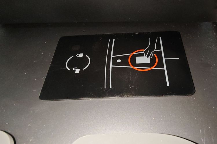 特斯拉 Model Y 2021款 长续航全轮驱动版中控内饰11