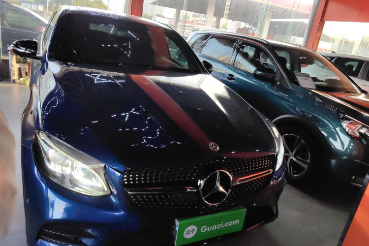 奔驰GLC轿跑 2019款 改款 GLC 200 4MATIC 轿跑SUV车身外观2