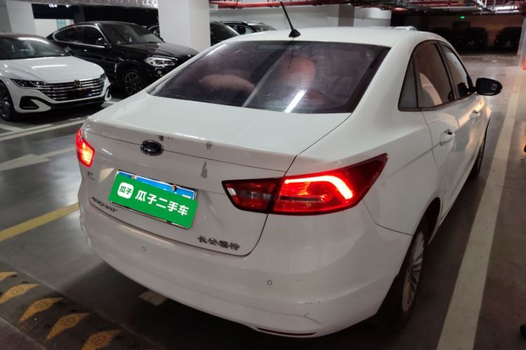 福特 福睿斯 2017款 改款 1.5L 手动舒适型车身外观7