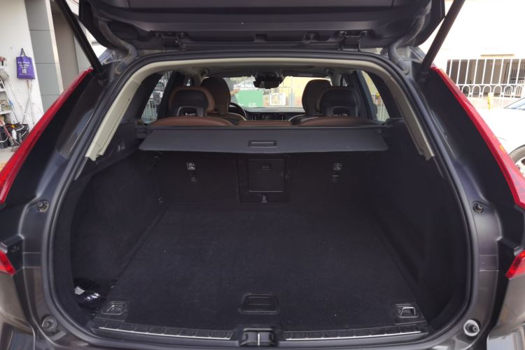 沃尔沃XC60 2019款 T5 四驱智远版 国VI机舱底盘23