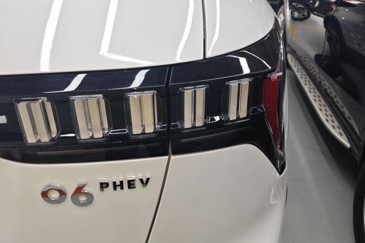 领克06 EM-P 2023款 1.5T Remix PHEV Pro车身外观9