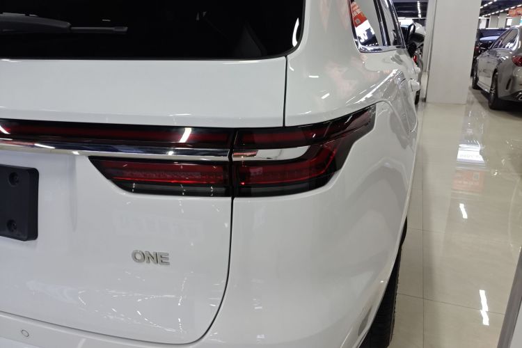 理想汽车 理想ONE 2021款 增程6座版车身外观9