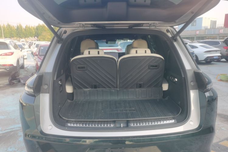 理想汽车 理想L8 2023款 Pro机舱底盘23