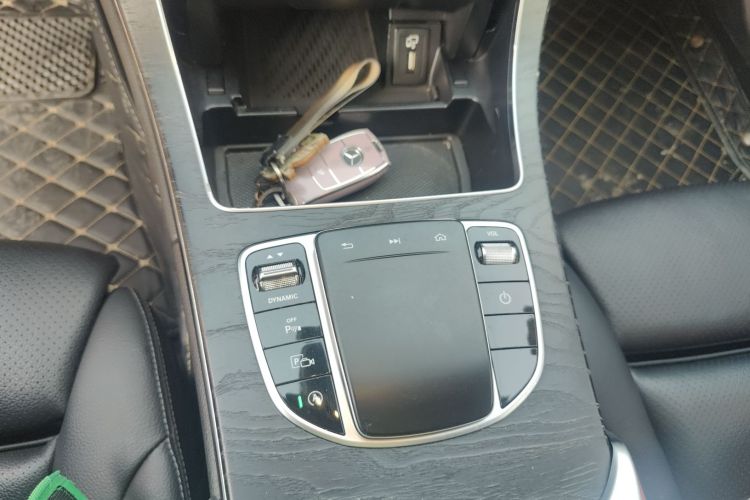 奔驰C级 2019款 C 260 L 运动版中控内饰18