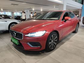 沃尔沃S60新能源 2021款 T8 E驱混动 四驱智逸豪华版
