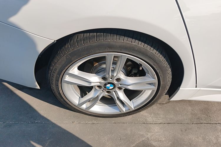 宝马3系 2019款 320Li M运动套装车身外观6001