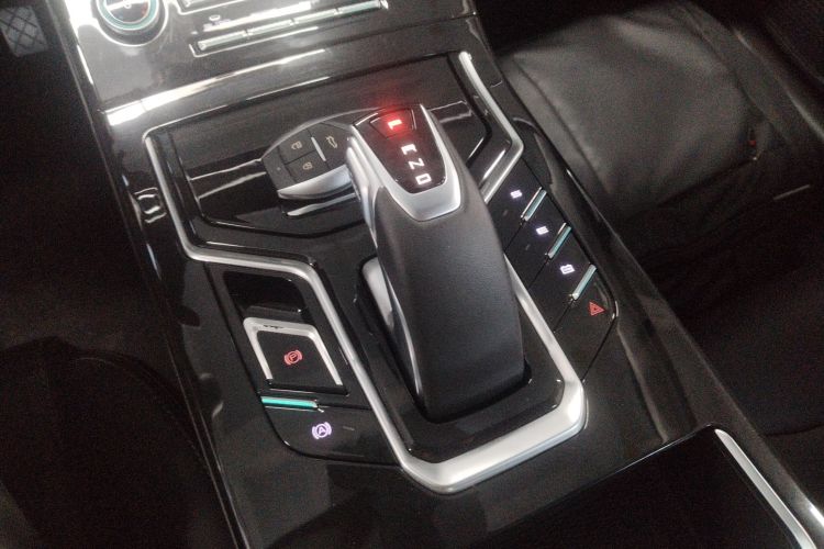 江铃集团新能源 羿 2023款 标准续航行业版中控内饰18